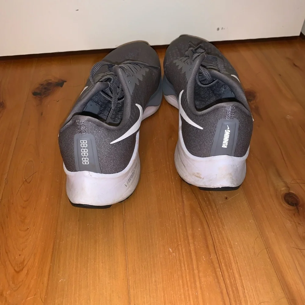 women’s Nike zoom Pegasus tennis shoe - Picture 6 of 6